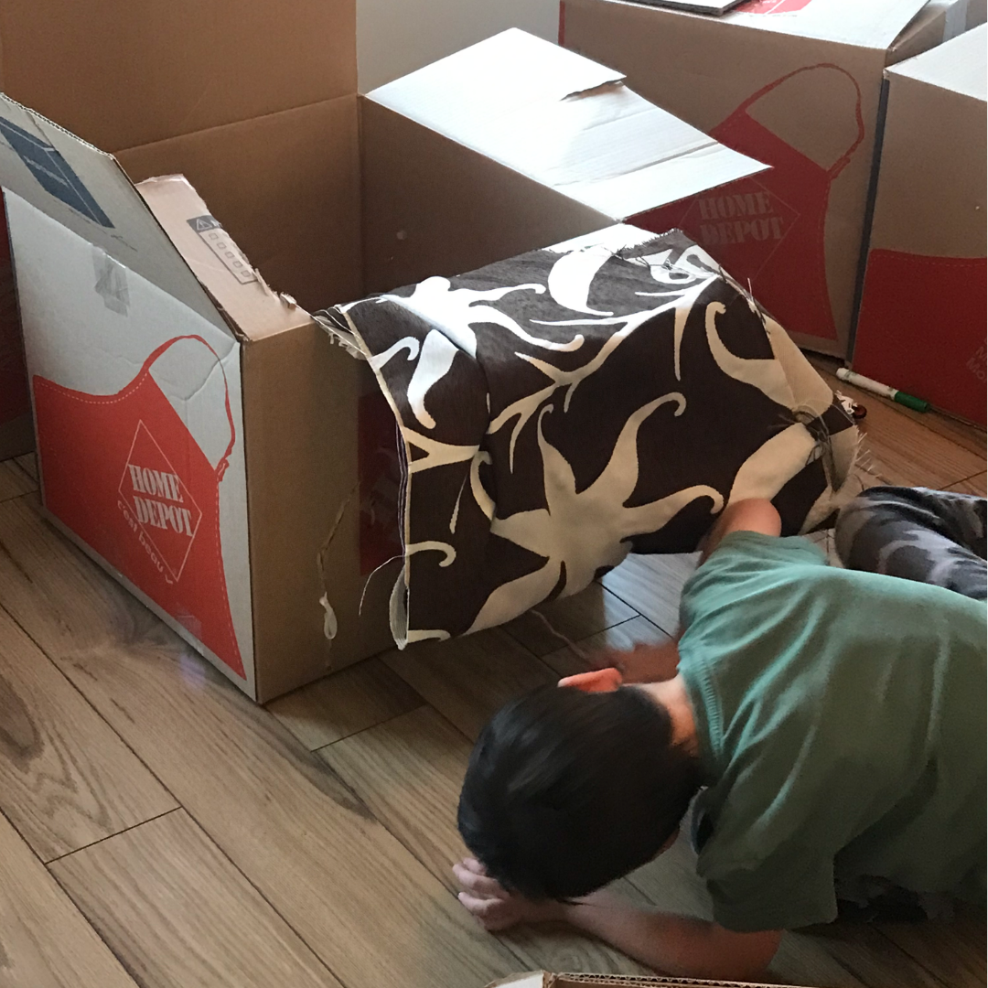 Invitation to play with boxes and make forts